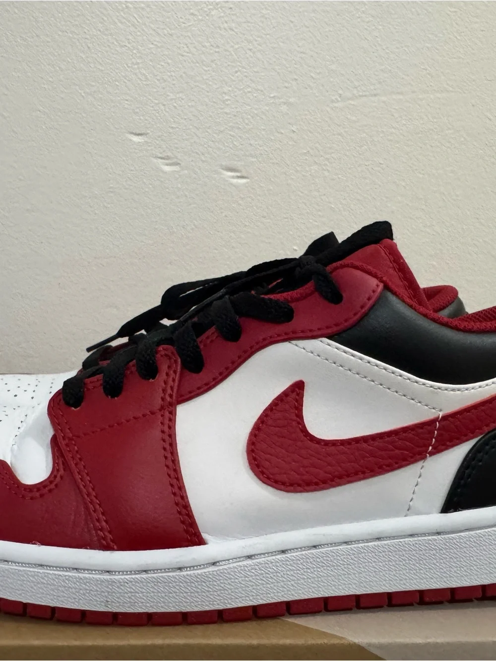 Jordan 1 Low Men’s Size 10
